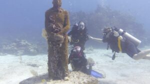 Read more about the article Scuba Diving the Underwater Museum in Mexico