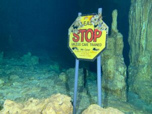 Read more about the article 10 Dangerous Underwater Caves to Scuba Dive