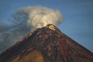 Read more about the article 5 Volcanoes That Could Erupt Soon